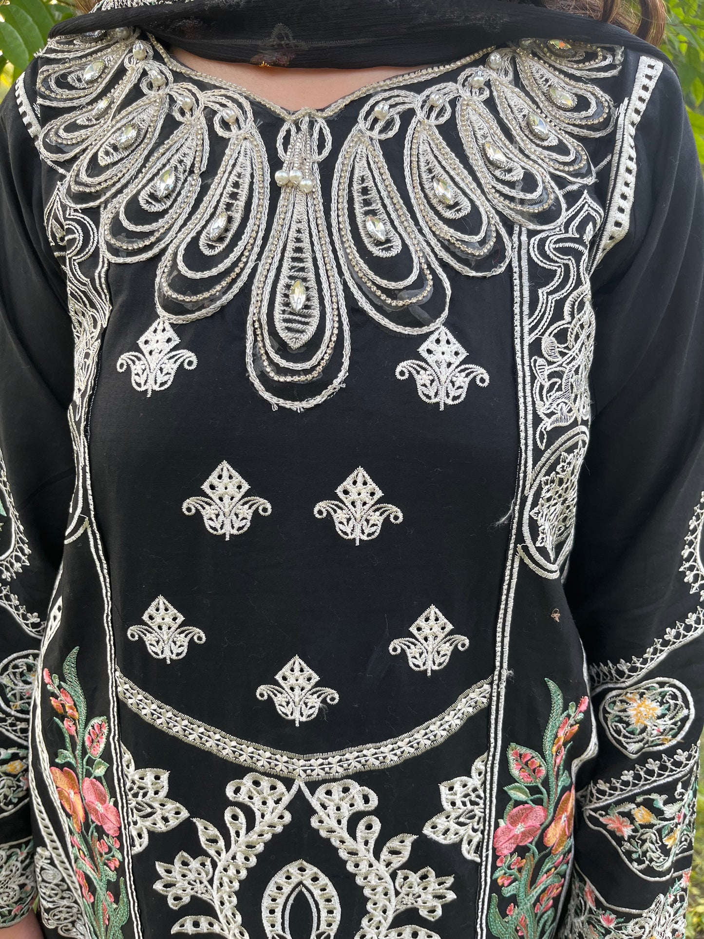 3 Piece Embroidery Lawn (Midnight Elegance)