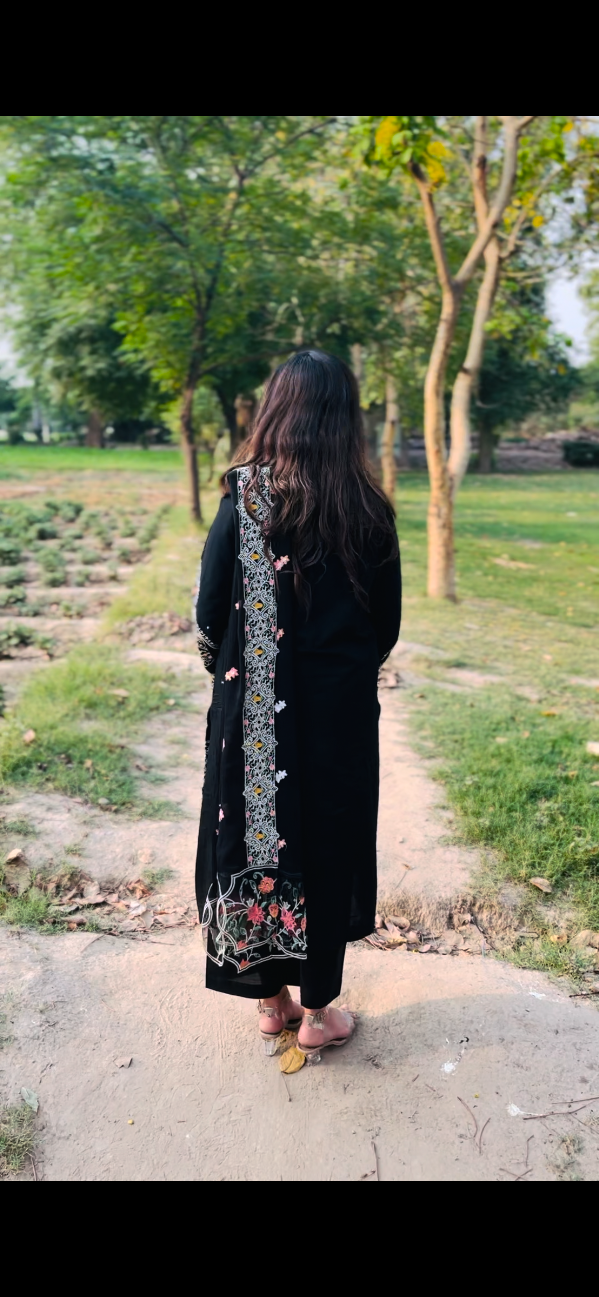 3 Piece Embroidery Lawn (Midnight Elegance)