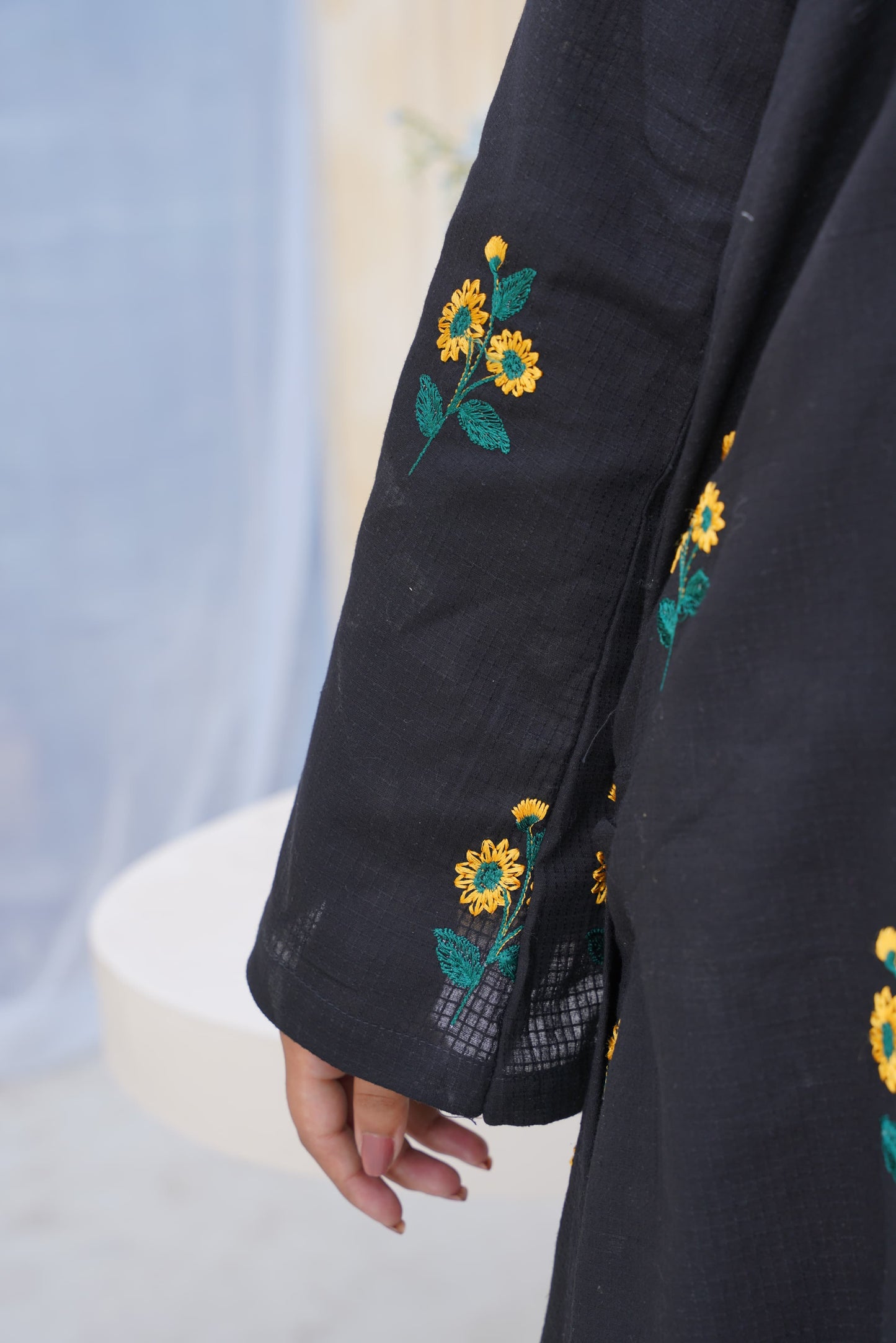 3 piece embroidery lawn (Unstitched)