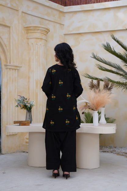 3 piece embroidery lawn (Unstitched)