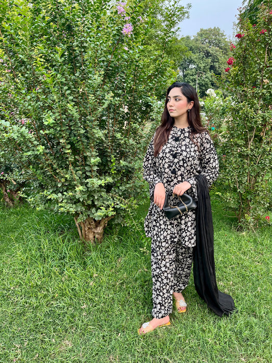 Floral Fantasy – Black Edition